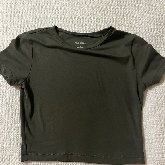 Set of cropped tees wild fable size small (olive green and maroon/red) - Picture 2 of 11